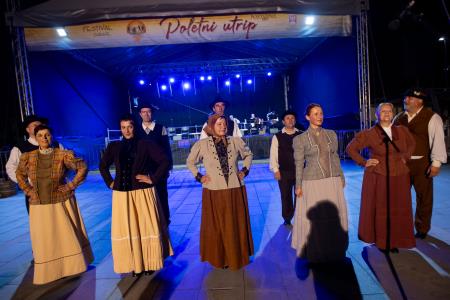 Folklorni večer_Rakek in Burja (41)